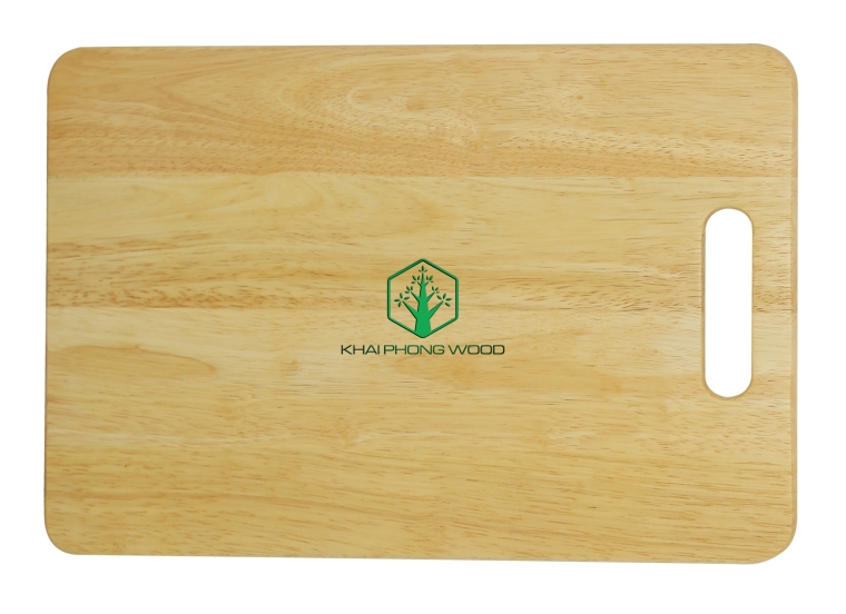 10013: Rect. cutting board with handle hole, large size, natural varnish