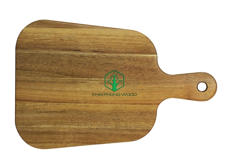 10032: Ping Pong cutting board with hole and handle, natural varnish