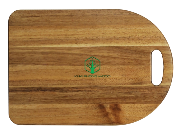 10033: Round head cutting board with hole handle, natural varnish