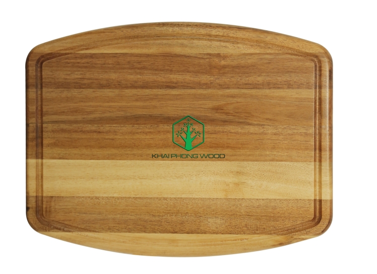 10035: Rect. cutting board with groove, natural varnish