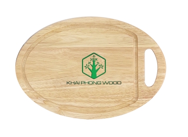 10016: Oval cutting board with hole handle and groove, natural varnish