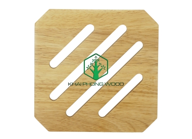 10027: Square trivet with 4 slots, natural varnish