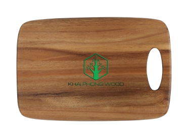 10029: Rect. cutting board with handle hole, natural varnish