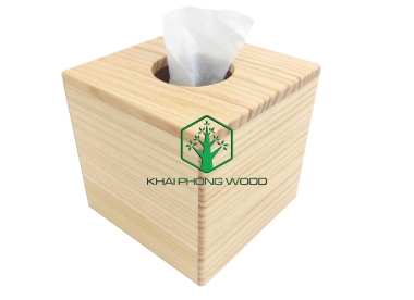 11082: Small paper box, pine wood, natural varnish.