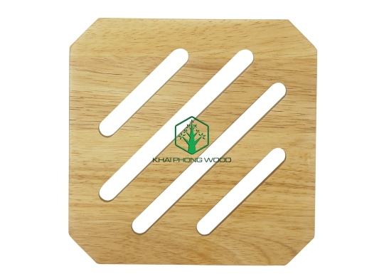 10027: Square trivet with 4 slots, natural varnish