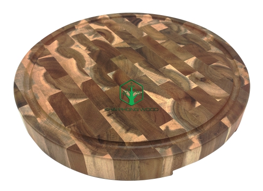 10058: Round. End grain cutting board with goove and handle hole, Acacia, natural varnish