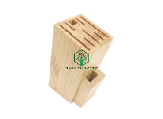 11036: Knife block with vertical grooves, pine wood, natural varnish.