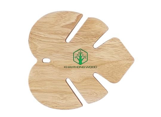 10053: Leaf shaped trivet, natural varnish