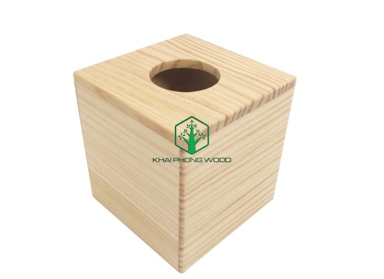 11082: Small paper box, pine wood, natural varnish.